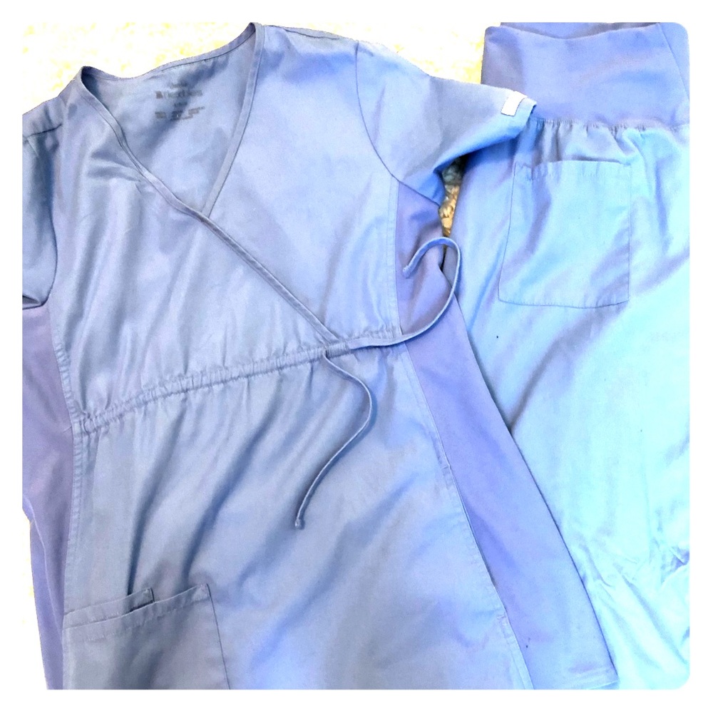 Maternity scrubs